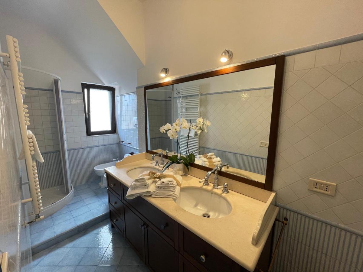 Dimora Bellini Apartment And Rooms Castellana Grotte Exterior photo